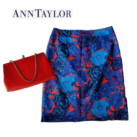 Ann Taylor Dresses & Skirts - NWOT Ann Taylor pencil skirt size 8